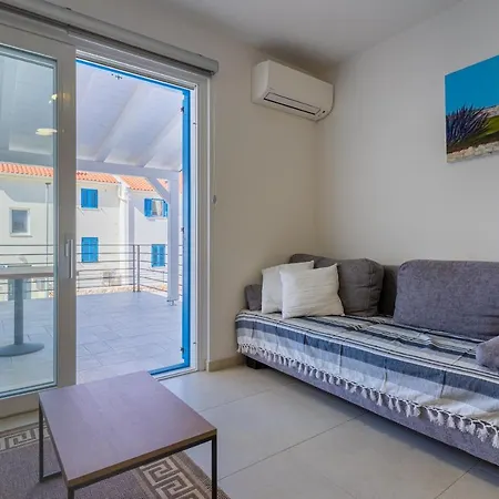 Island Paradise Cres